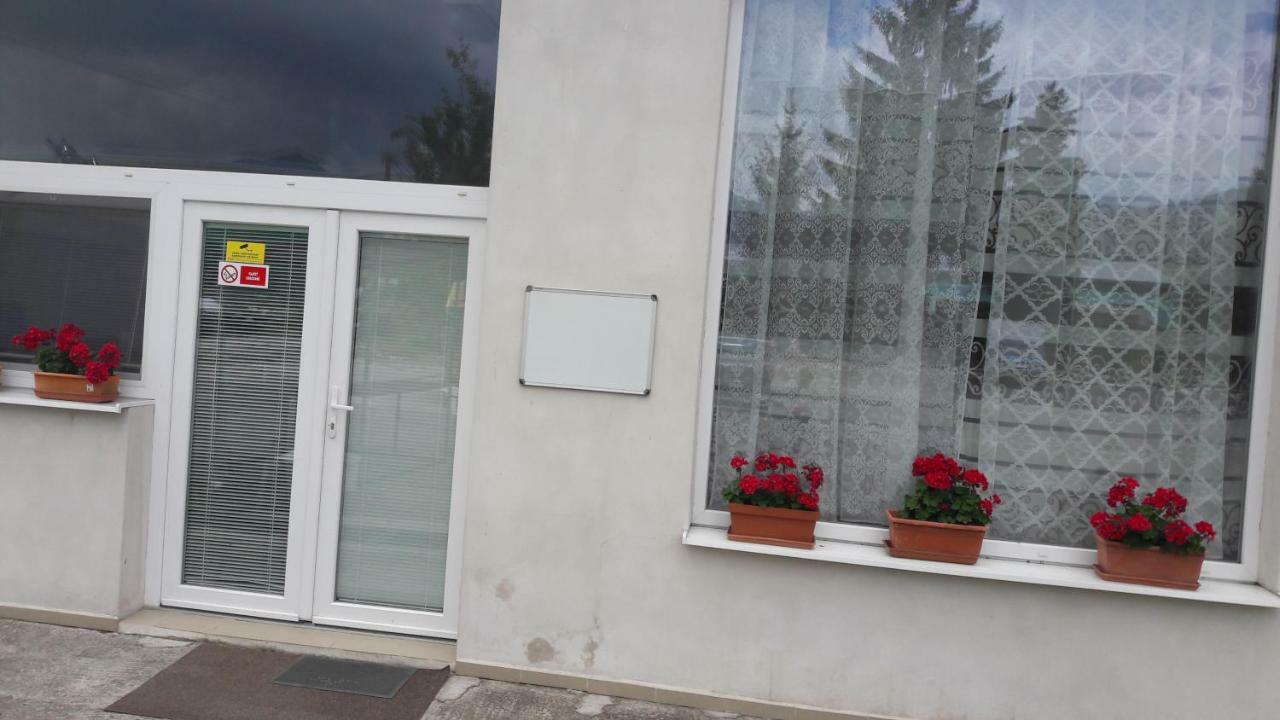 Apartman Yvet Sucany المظهر الخارجي الصورة
